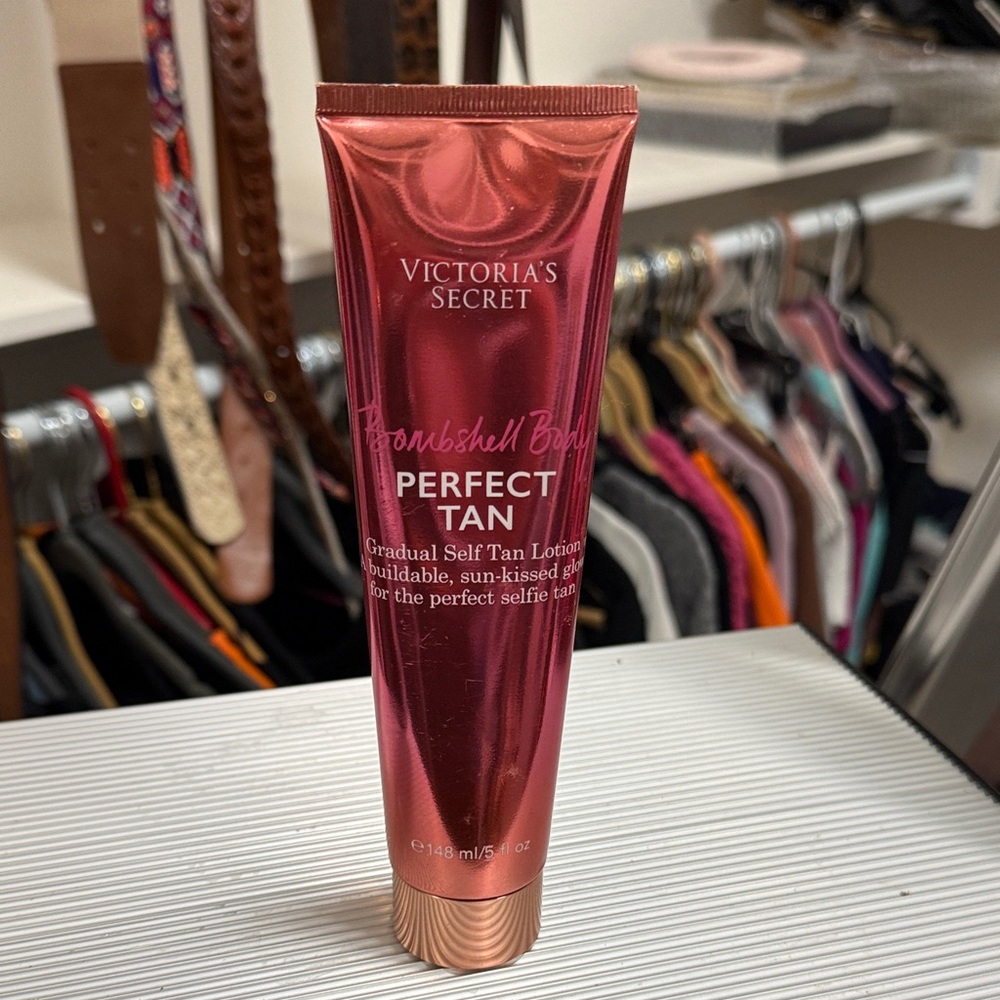 Victoria's Secret Bombshell Bronze Perfect Tan - Metallic Pink